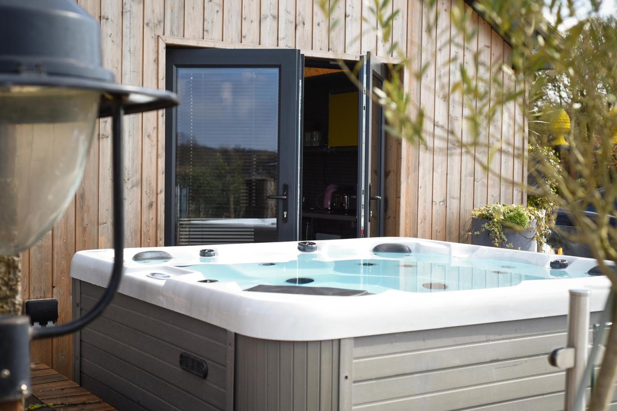 Air Maison - The Cow Shed Wow Factor Countryside Retreat Westbourne  ภายนอก รูปภาพ
