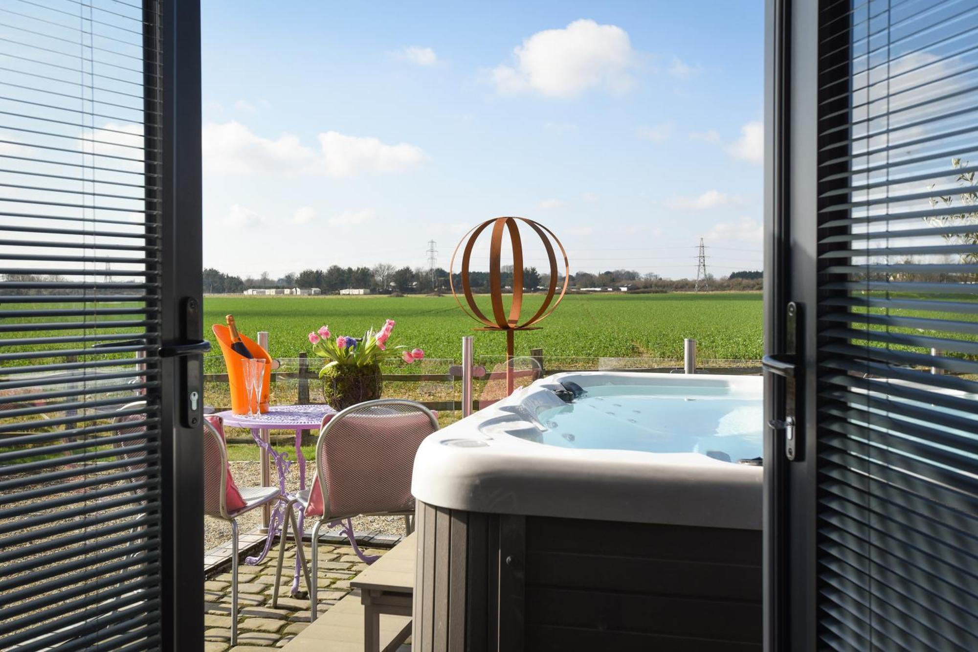Air Maison - The Cow Shed Wow Factor Countryside Retreat Westbourne  ภายนอก รูปภาพ
