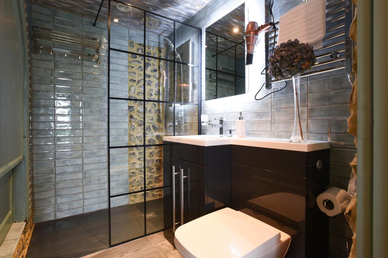 Air Maison - The Cow Shed Wow Factor Countryside Retreat Westbourne  ภายนอก รูปภาพ